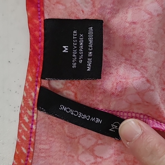 New Directions Colorful Gradient Design Sleeveless Blouse size Medium - Picture 3 of 6